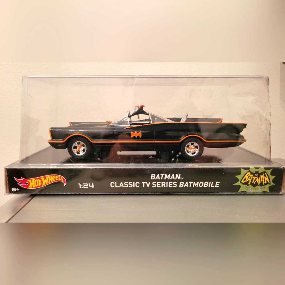 Vintage Hot Wheels Batmobile - 1/24 Collectors Batman Car